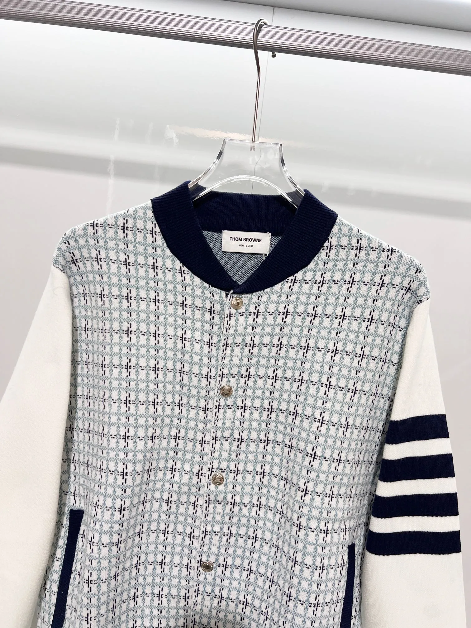 Thom Browne ➡️ TBClassic Classic Quality⚠️ ， ， ， ， ❗️❗️ ， ！ TBSeries ， ， ！ :Gray.Light Green . Size:M L XL XXL